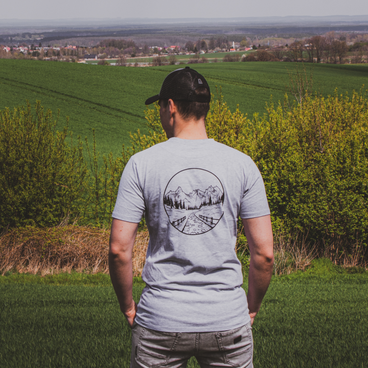 Koszulka męska - Góry - JASNOSZARA