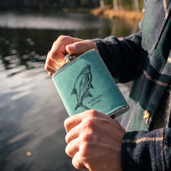 Piersiówka w ekoskórze 200 ml