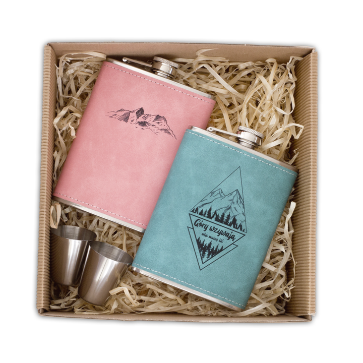 Zestaw prezentowy - 2 piersiówki w ekoskórze z kieliszkami