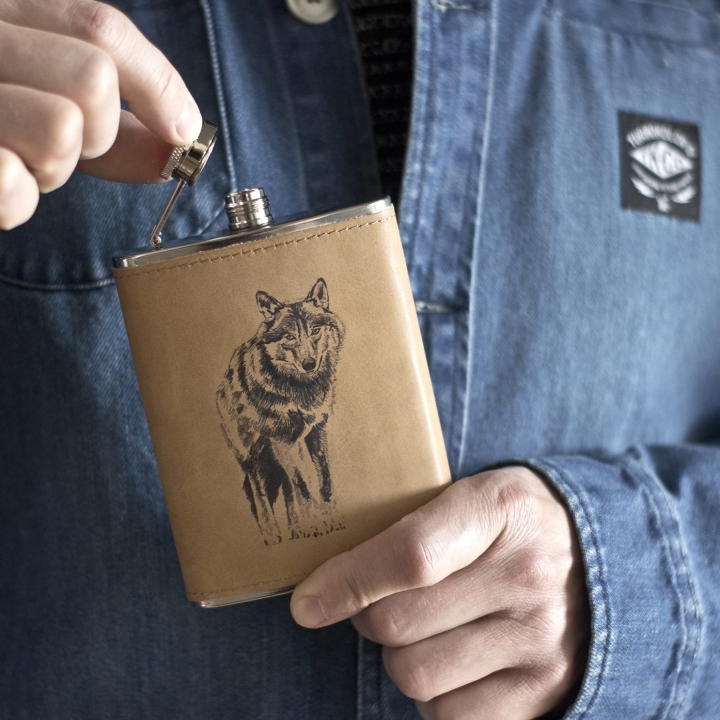 Piersiówka w ekoskórze 200 ml