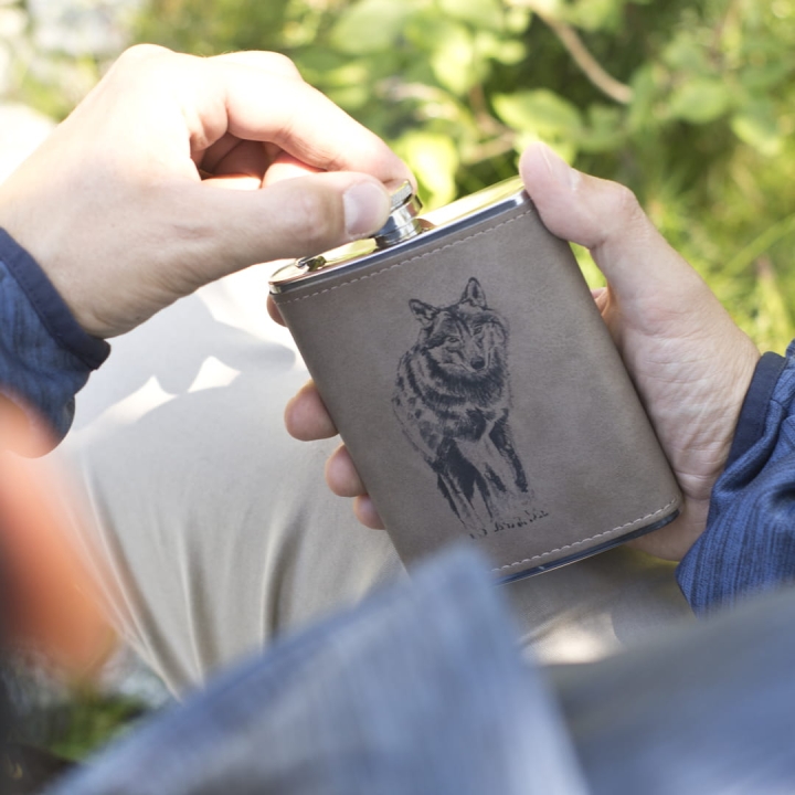 Piersiówka w ekoskórze 200 ml