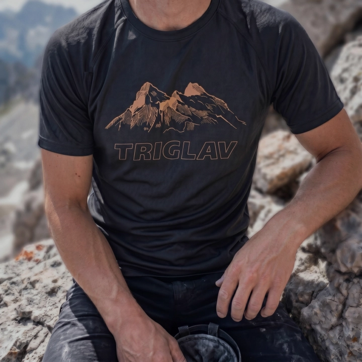 Koszulka trekkingowa męska regular fit - Triglav - CZARNA